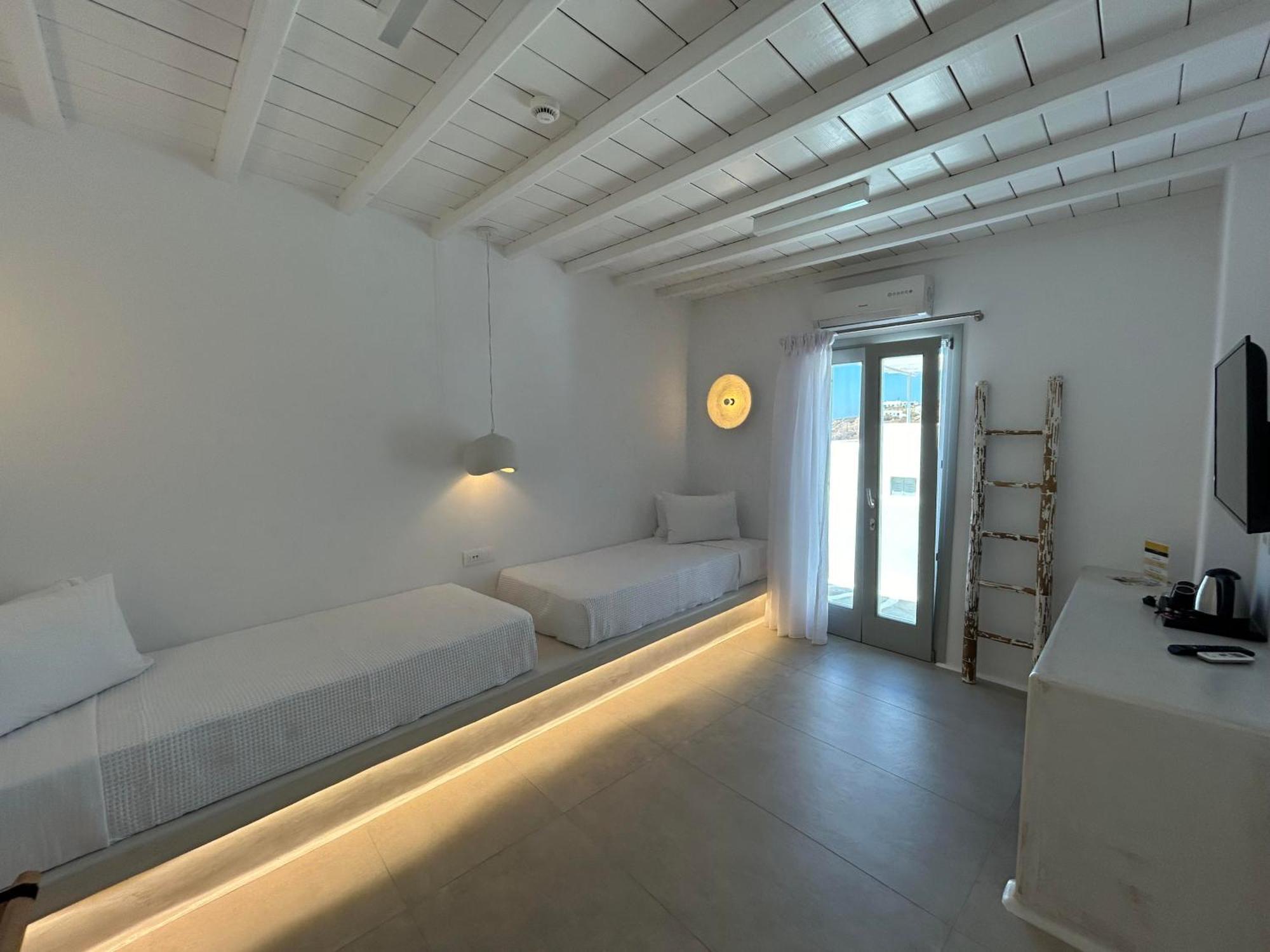 Paolas Sunset Agios Stefanos (Mykonos)